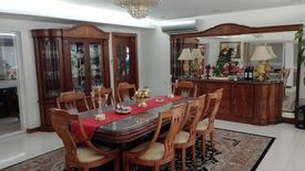 6 Bedroom House for sale in Bel-Air, Metro Manila