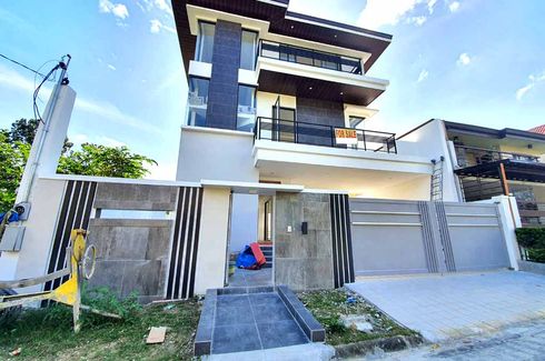 5 Bedroom Townhouse for sale in Commonwealth, Metro Manila