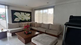 5 Bedroom House for sale in White Plains, Metro Manila