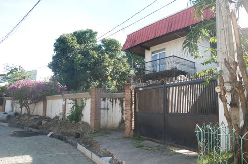 8 Bedroom House for sale in Pulang Lupa Uno, Metro Manila