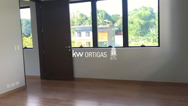 4 Bedroom House for sale in McKinley Hill, Metro Manila