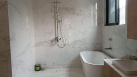 6 Bedroom House for sale in Bagumbayan, Metro Manila