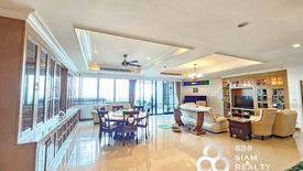 3 Bedroom Condo for sale in Royal River Place, Bang Phong Pang, Bangkok