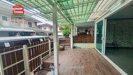 3 Bedroom Townhouse for sale in Si Kan, Bangkok