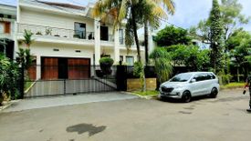 Rumah dijual dengan 7 kamar tidur di Cilandak Timur, Jakarta