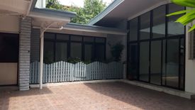 3 Bedroom House for rent in Bel-Air, Metro Manila