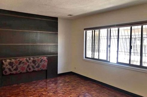 3 Bedroom Townhouse for rent in Barangay 39, Metro Manila near LRT-1 Gil Puyat