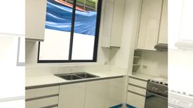 3 Bedroom House for rent in San Lorenzo, Metro Manila near MRT-3 Ayala