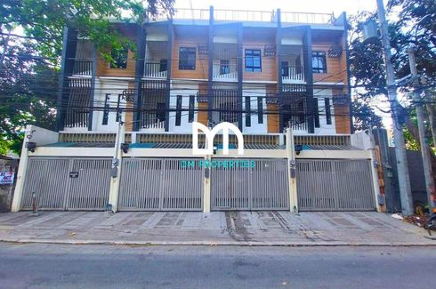 4 Bedroom Townhouse for sale in Ramon Magsaysay, Metro Manila near LRT-1 Roosevelt
