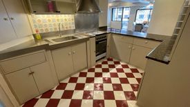 2 Bedroom Condo for sale in San Lorenzo, Metro Manila