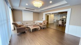 4 Bedroom Condo for rent in Oriental Towers, Khlong Tan Nuea, Bangkok near BTS Thong Lo