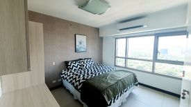 2 Bedroom Condo for sale in San Lorenzo, Metro Manila near MRT-3 Ayala