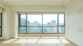 3 Bedroom Condo for sale in San Lorenzo, Metro Manila near MRT-3 Ayala