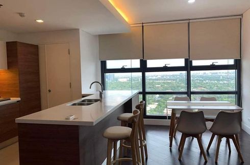 2 Bedroom Condo for rent in San Lorenzo, Metro Manila near MRT-3 Ayala