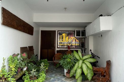 5 Bedroom Townhouse for sale in San Antonio, Metro Manila