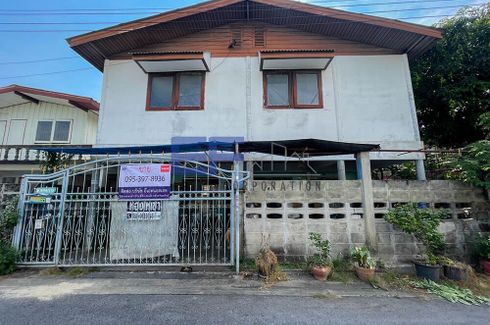 3 Bedroom House for sale in Pin Charoen Village 1, Si Kan, Bangkok