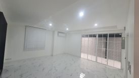 5 Bedroom Commercial for Sale or Rent in Lat Phrao, Bangkok