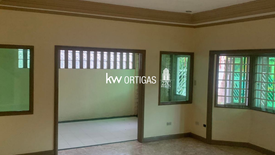 4 Bedroom House for sale in Merville, Metro Manila