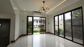 6 Bedroom House for sale in Commonwealth, Metro Manila