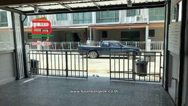 3 Bedroom Townhouse for sale in Saphan Sung, Bangkok