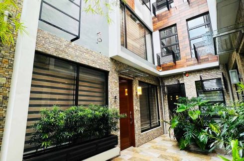 5 Bedroom House for sale in Pasadeña, Metro Manila near LRT-2 Gilmore