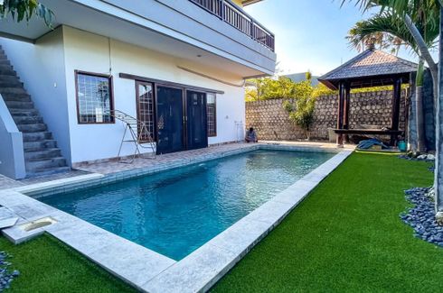 Villa dijual dengan 4 kamar tidur di Kerobokan Kelod, Bali