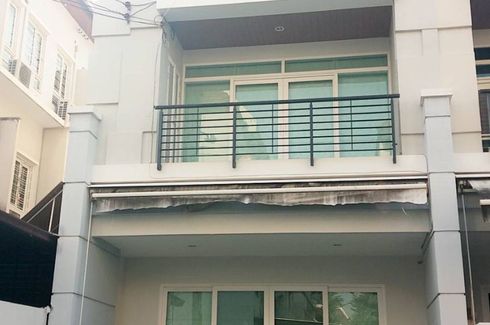 3 Bedroom Townhouse for rent in Baan Klang Muang Urbanion Srinakarin, Nong Bon, Bangkok near MRT Si Udom