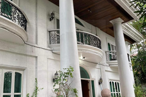 5 Bedroom House for sale in Urdaneta, Metro Manila near MRT-3 Buendia