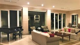 Rumah dijual dengan 4 kamar tidur di Kebayoran Baru, Jakarta
