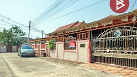 House for sale in Yai Cha, Nakhon Pathom