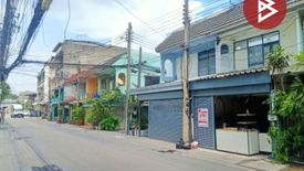 Townhouse for sale in Chan Kasem, Bangkok near MRT Phawana
