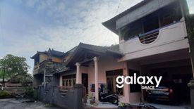 Rumah dijual dengan 5 kamar tidur di Blahbatuh, Bali