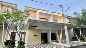 Townhouse dijual dengan 4 kamar tidur di Ciganjur, Jakarta