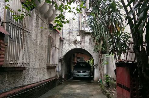 Commercial for sale in Malate, Metro Manila near LRT-1 Vito Cruz