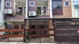 2 Bedroom Townhouse for sale in Poblacion, Metro Manila