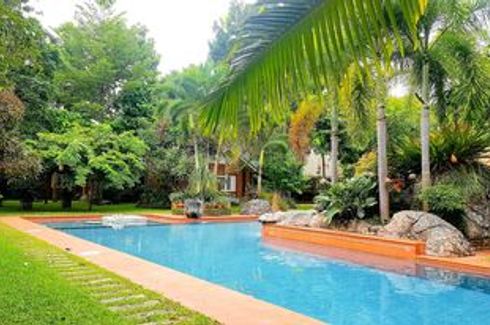 6 Bedroom House for sale in Makhuea Chae, Lamphun