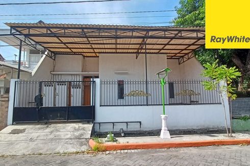 Rumah dijual dengan 8 kamar tidur di Kali Rungkut, Jawa Timur