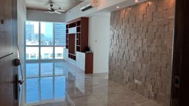 2 Bedroom Condo for sale in EIGHT FORBESTOWN ROAD, Bagong Tanyag, Metro Manila