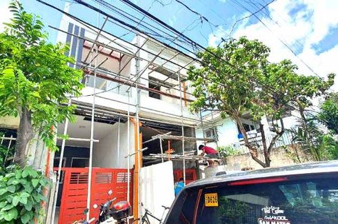 3 Bedroom Townhouse for sale in Pinyahan, Metro Manila near MRT-3 Kamuning