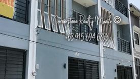 4 Bedroom Townhouse for sale in Manuyo Dos, Metro Manila