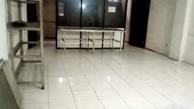 Komersial dijual dengan 4 kamar tidur di Ciputat, Banten