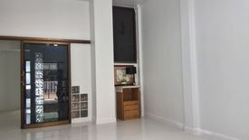 3 Bedroom Townhouse for sale in Sammakon, Saphan Sung, Bangkok