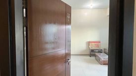 2 Bedroom Condo for sale in One Uptown Residences, South Cembo, Metro Manila