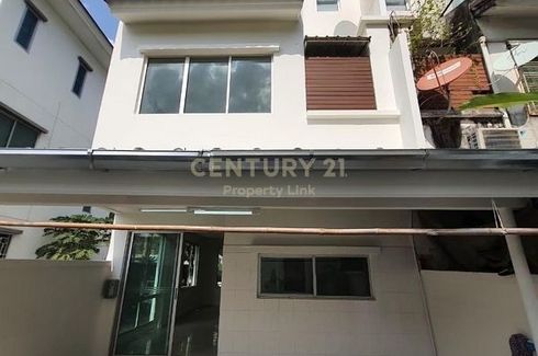 3 Bedroom Townhouse for sale in Town Plus Huamark, Hua Mak, Bangkok