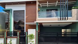 5 Bedroom House for sale in Manuyo Dos, Metro Manila