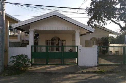 4 Bedroom House for Sale or Rent in Moonwalk, Metro Manila