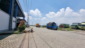 Gudang dan pabrik disewa dengan  di Tandes, Jawa Timur