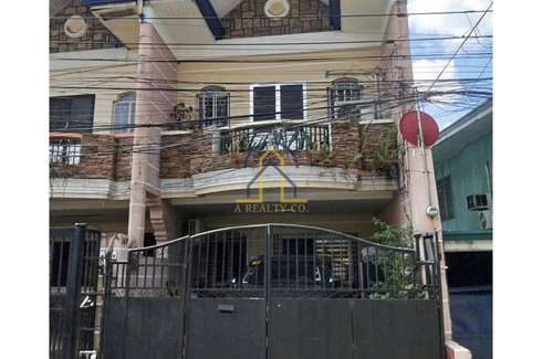 Townhouse for sale in Tandang Sora, Metro Manila