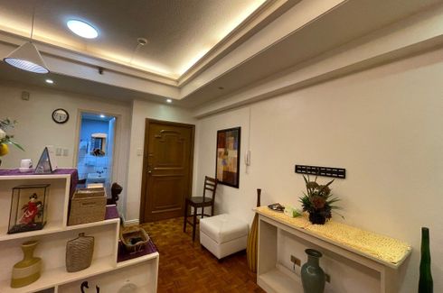 1 Bedroom Condo for rent in Urdaneta, Metro Manila near MRT-3 Ayala