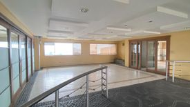 Commercial for rent in Urdaneta, Metro Manila near MRT-3 Ayala